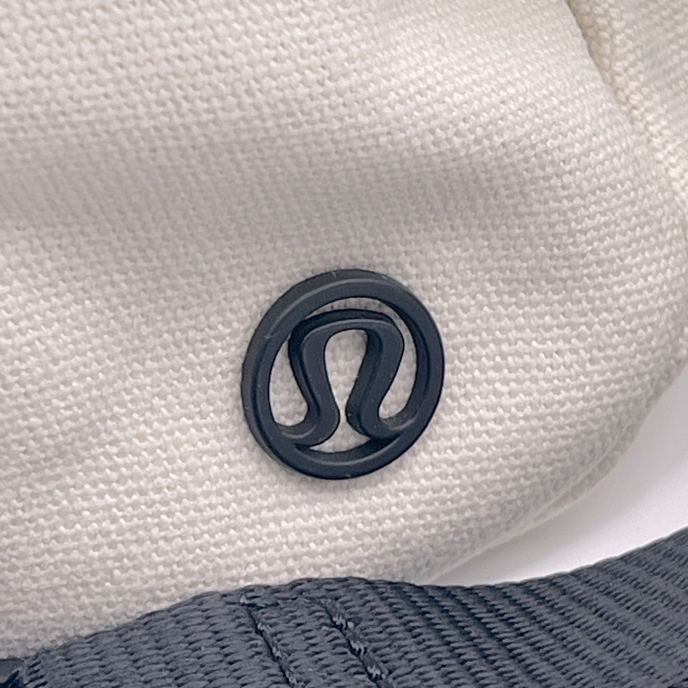 Lululemon All Night Festival Bag Vol 5 L in Angel Wing - Picture 4 of 13
